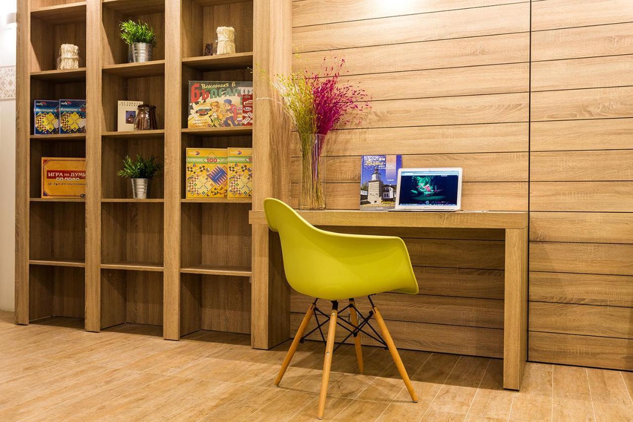 Hotel Compliment Trjavna Kültér fotó