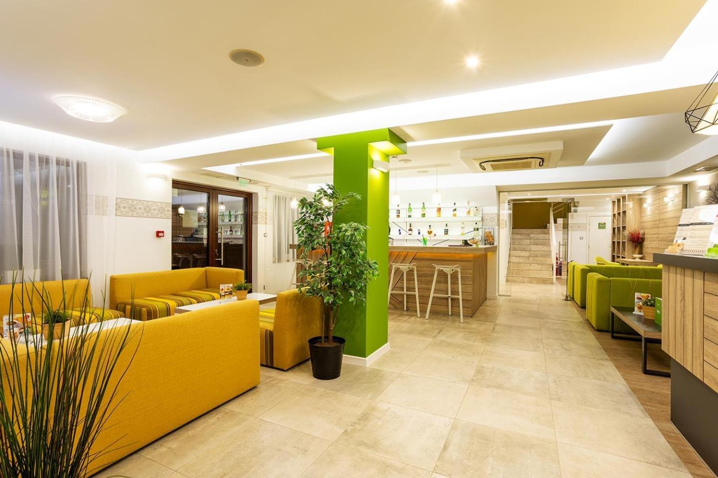 Hotel Compliment Trjavna Kültér fotó