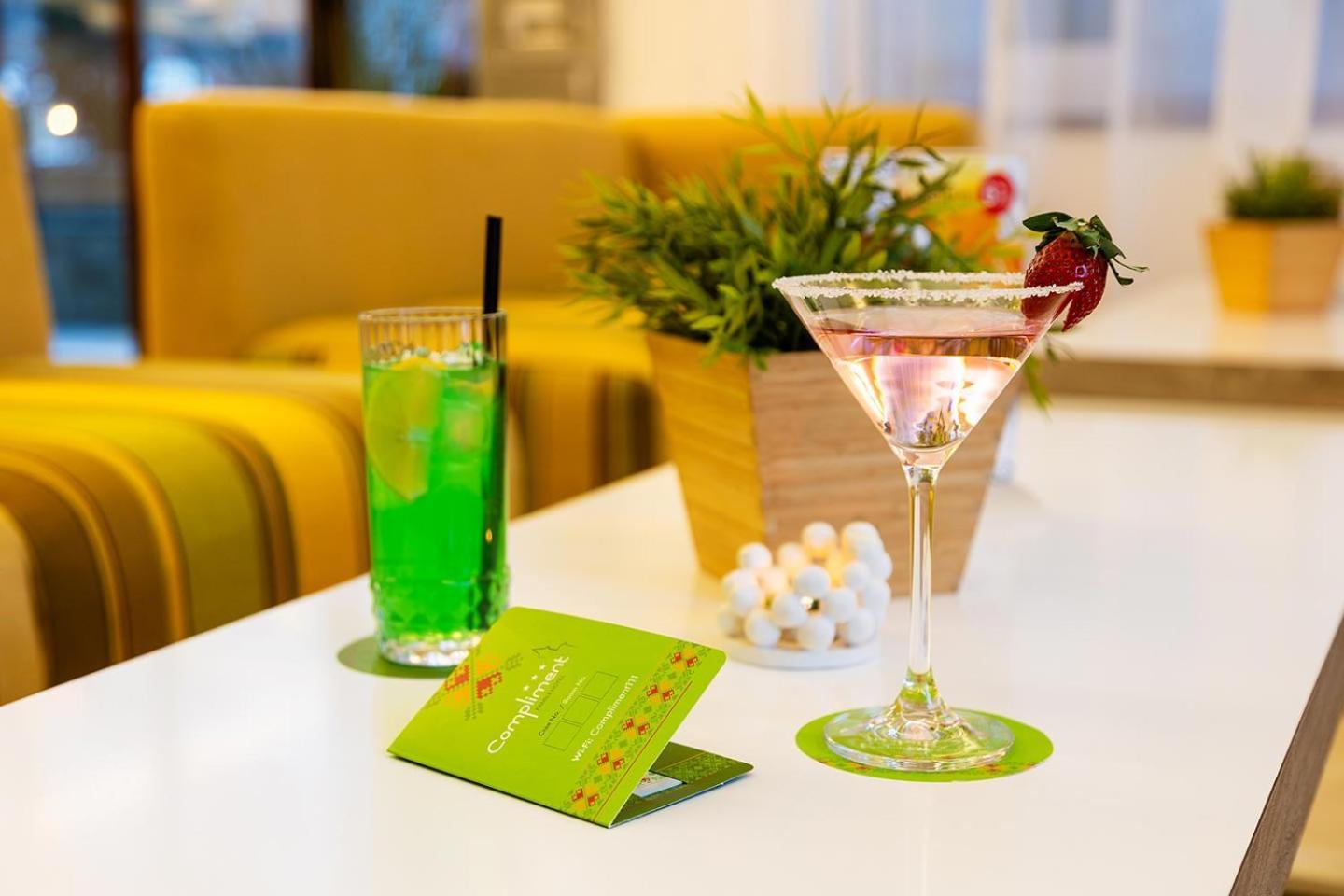 Hotel Compliment Trjavna Kültér fotó