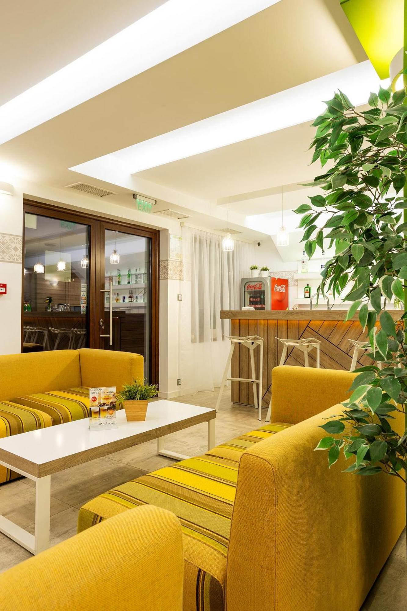 Hotel Compliment Trjavna Kültér fotó