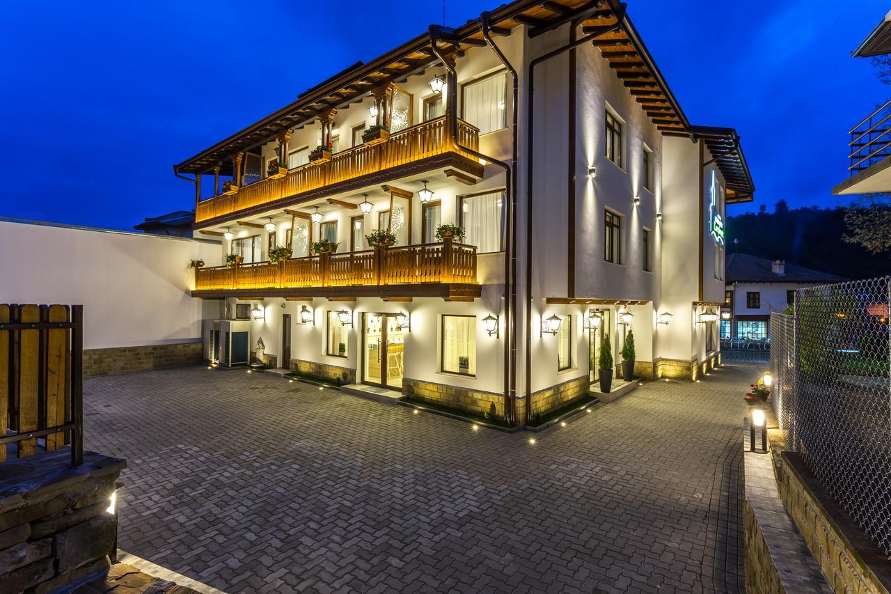 Hotel Compliment Trjavna Kültér fotó
