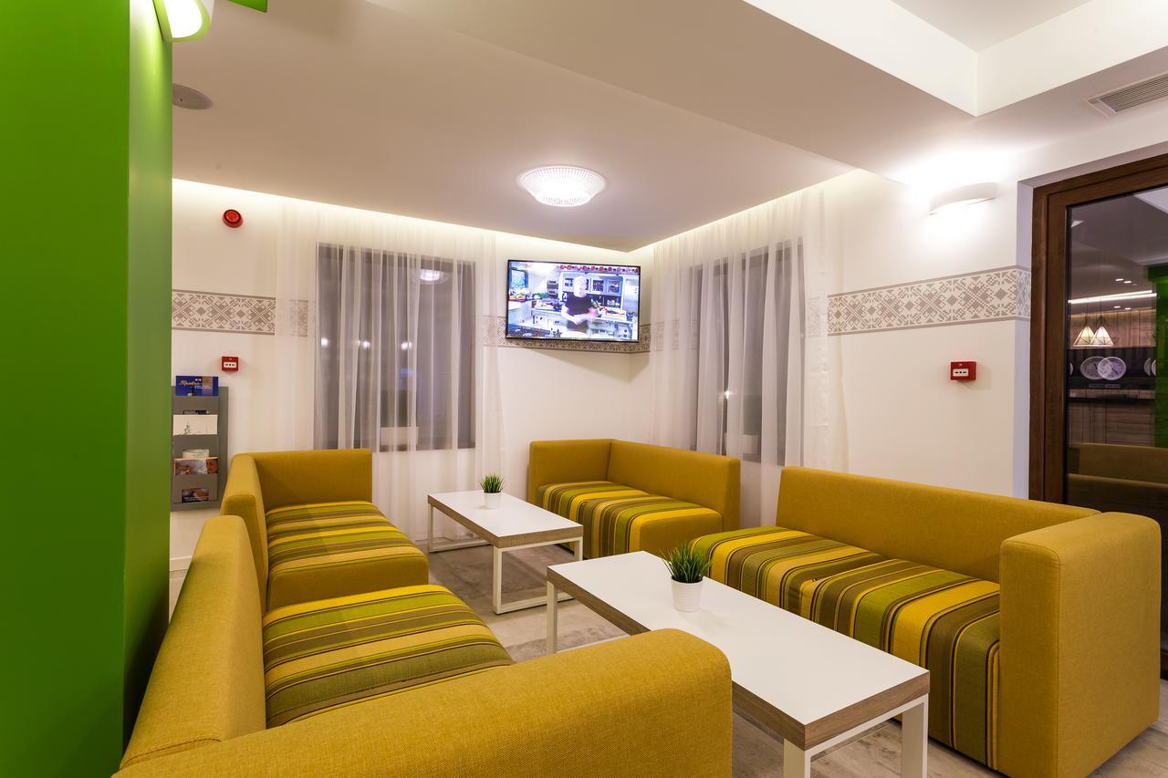 Hotel Compliment Trjavna Kültér fotó