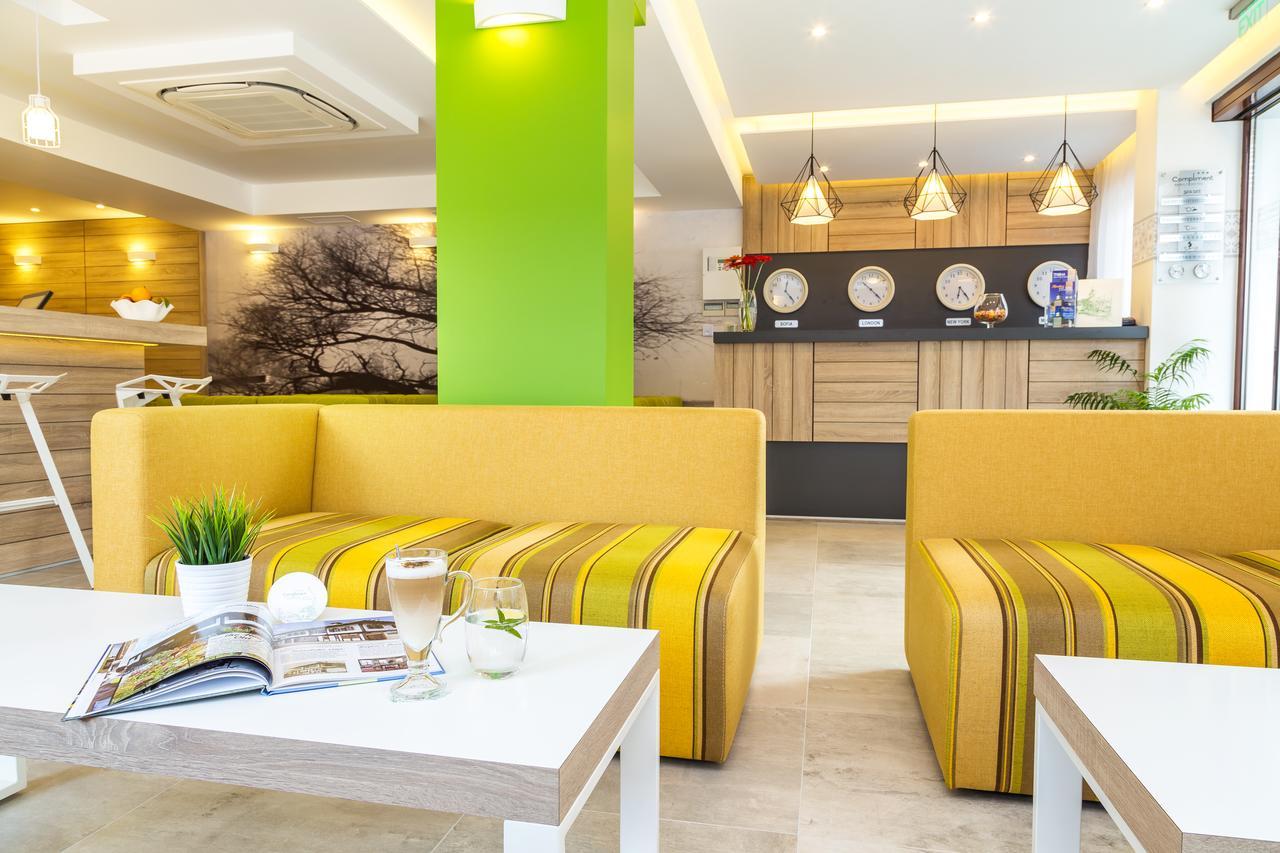 Hotel Compliment Trjavna Kültér fotó