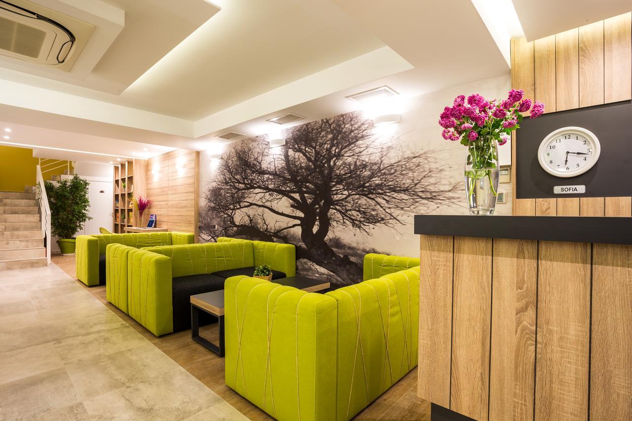 Hotel Compliment Trjavna Kültér fotó