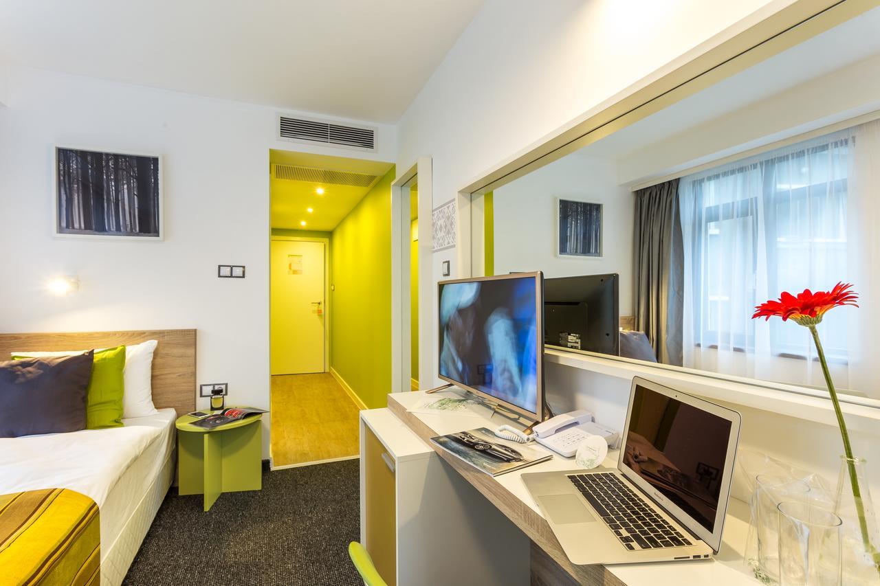 Hotel Compliment Trjavna Kültér fotó