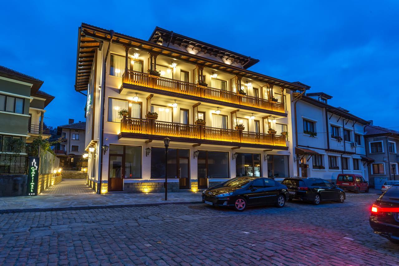 Hotel Compliment Trjavna Kültér fotó