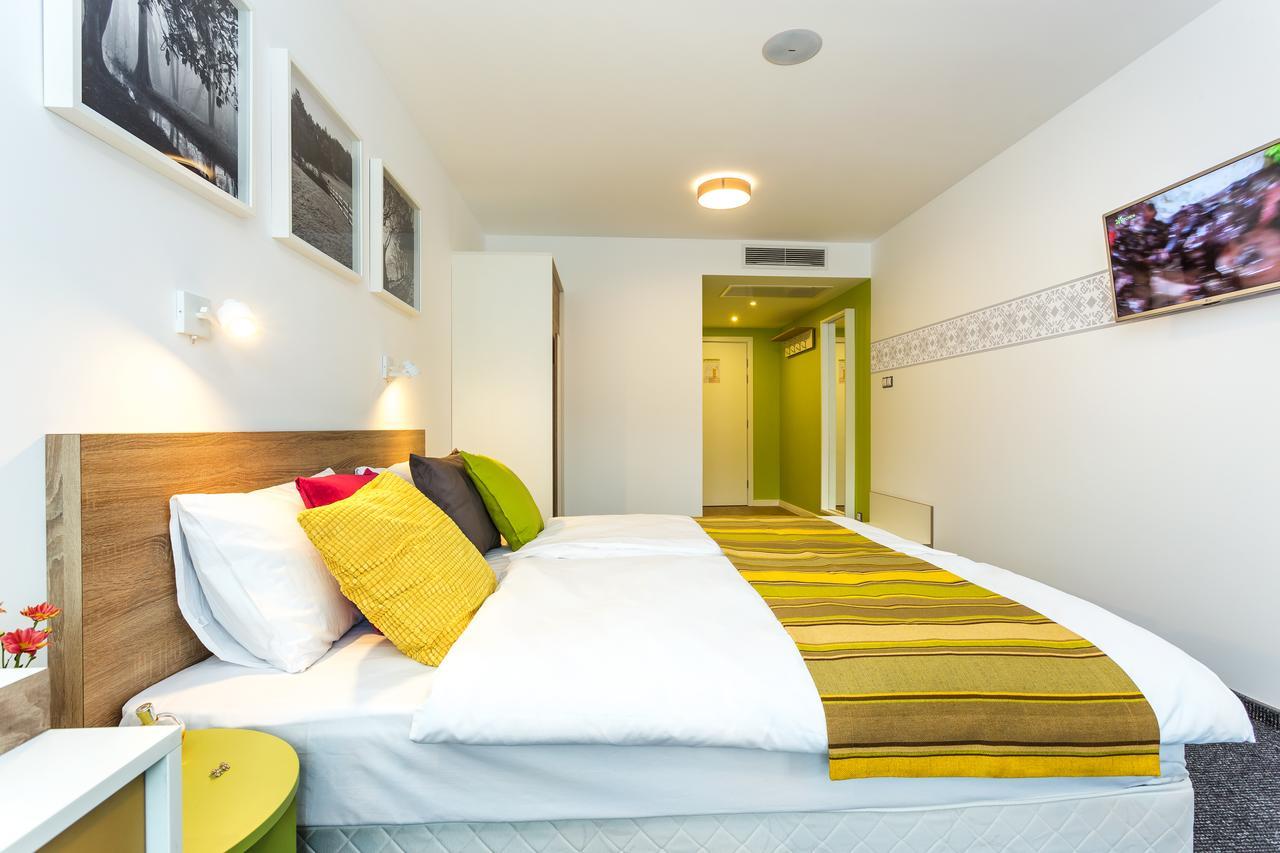 Hotel Compliment Trjavna Kültér fotó