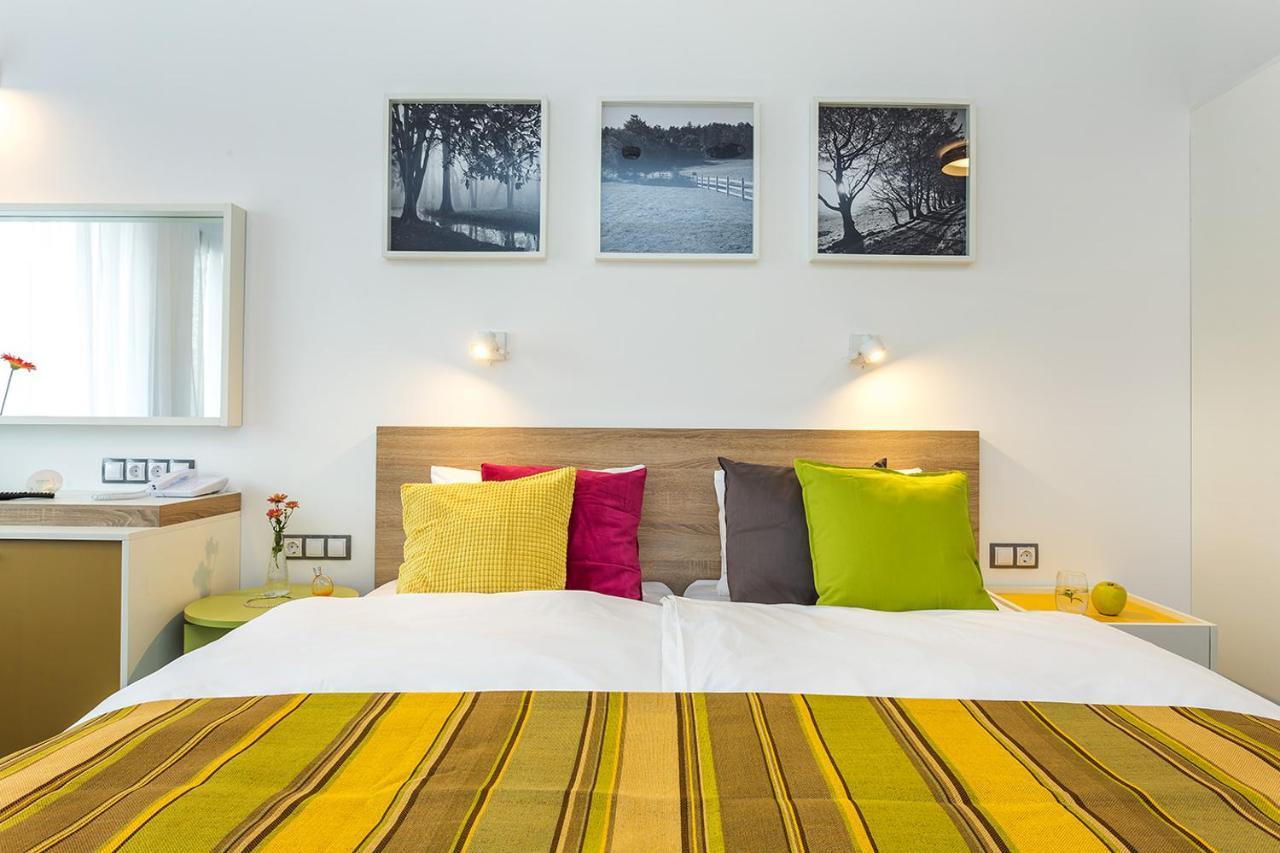 Hotel Compliment Trjavna Kültér fotó